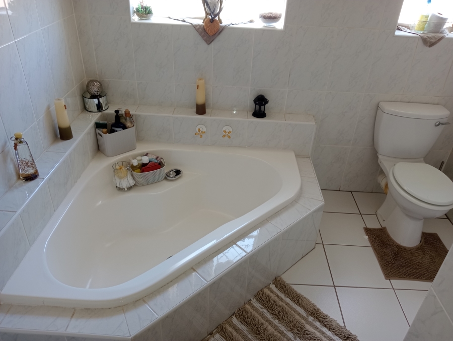 3 Bedroom Property for Sale in Campher Park Eastern Cape